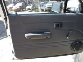 1990 TOYOTA TRUCK WHITE 2.4L MT 4WD Z15025